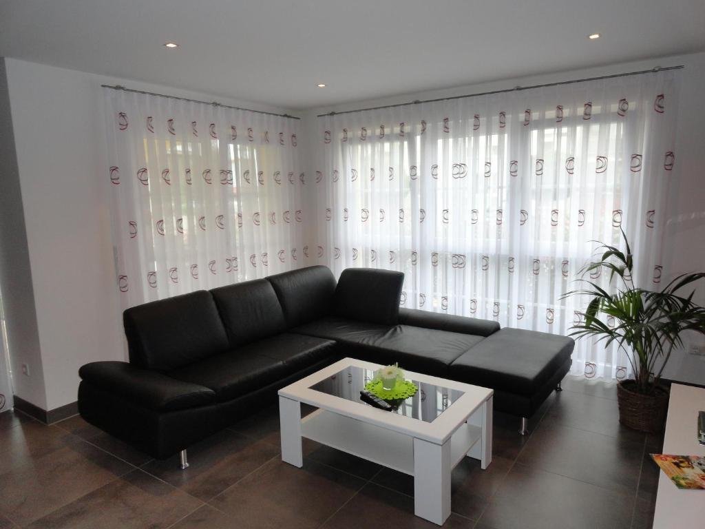 Apartment Frank - Bis Zu 3 Schlafzimmer Rust Luaran gambar